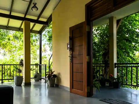 Facade/entrance, Balcony/Terrace, Garden view