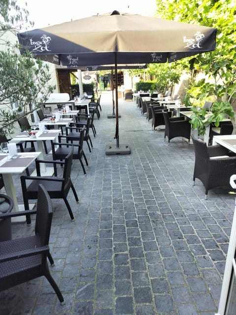 Brasserie Kommilfoo Bed and Breakfast in De Panne