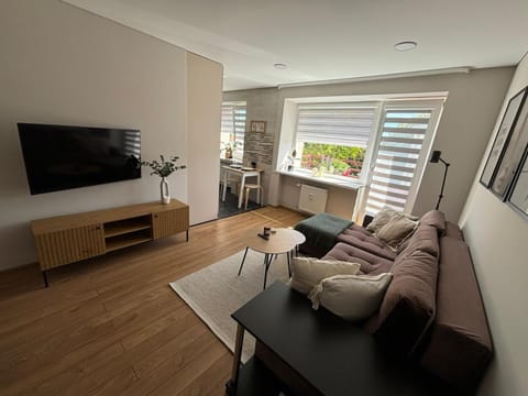 Communal lounge/ TV room, TV and multimedia, Balcony/Terrace