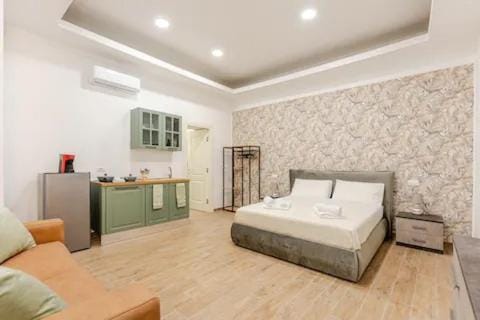 Bed, Kitchen or kitchenette, Photo of the whole room