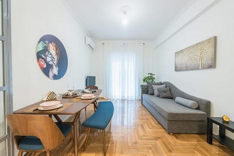 Cozy Home In Athens Apartment in Kallithea