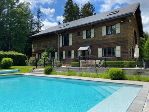 Property building, Garden, Pool view, Swimming pool