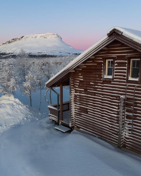 Property building, Day, Natural landscape, Winter, Mountain view