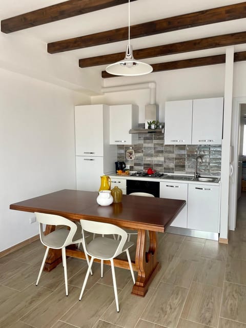 Kitchen or kitchenette, Dining area, dishwasher, oven, stove