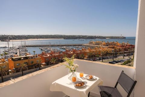 Nearby landmark, Natural landscape, Activities, View (from property/room), Balcony/Terrace, River view, Sea view, Location