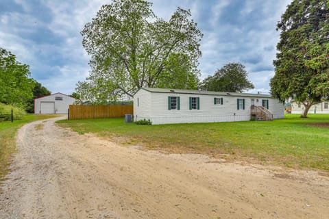 Elloree Vacation Rental about 7 Mi to Lake Marion! House in Lake Marion