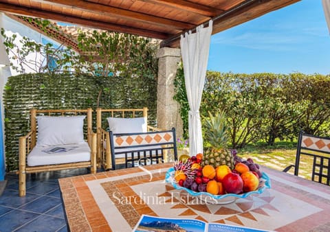 Spring, Garden, Balcony/Terrace, Living room, Seating area, Dining area, Garden view