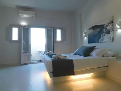 Perissa BeachFront Rooms Apartment in Perissa