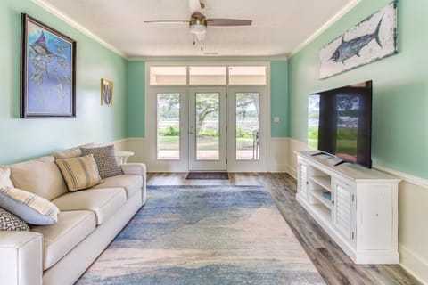 Walk to Marina Pet-Friendly Little River Home! House in Little River