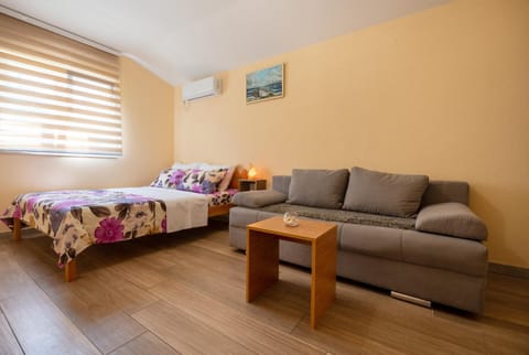 Guest House Ardiana Bed and Breakfast in Neum
