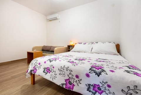 Guest House Ardiana Bed and Breakfast in Neum