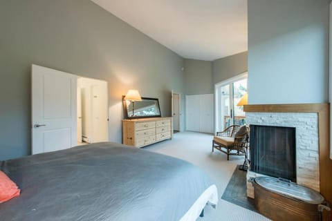 Snowcap Lodge Spacious Townhome with Hot Tub House in Park City