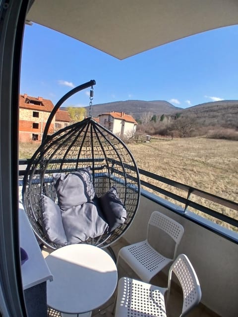 Day, Natural landscape, View (from property/room), Balcony/Terrace, Seating area, Mountain view