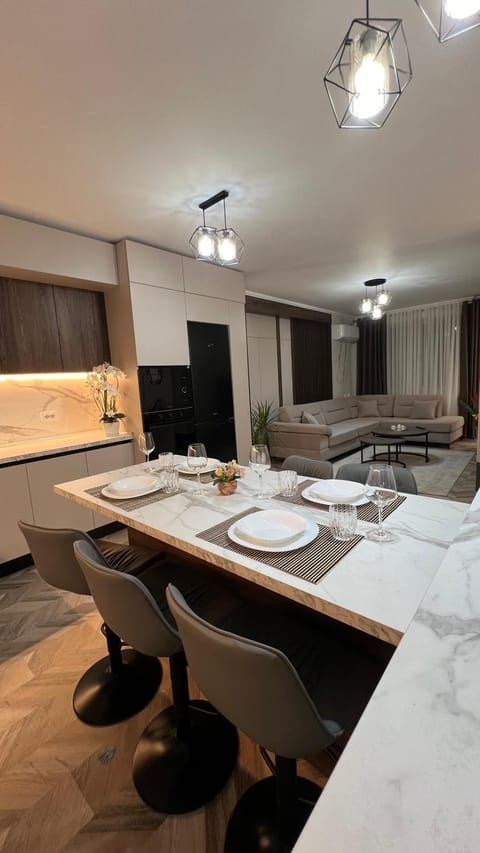 Kitchen or kitchenette, Living room, Photo of the whole room, Seating area, Dining area