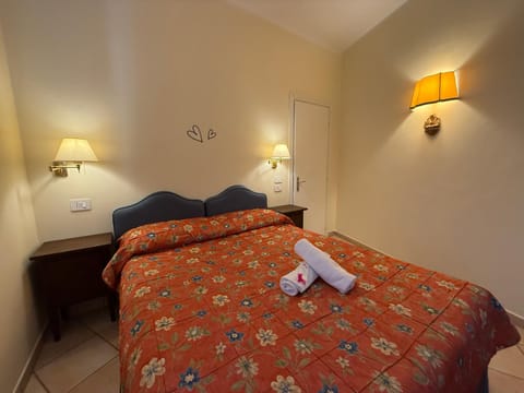 TV and multimedia, Bedroom, minibar, wardrobe, air conditioner