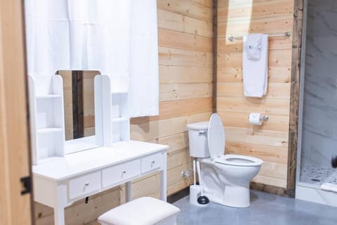 The NEW Luna Lodge in Broken Bow House in Broken Bow