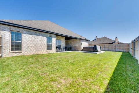 Texas Home with Hot Tub 3 Mi to Downtown Canyon! House in Oklahoma