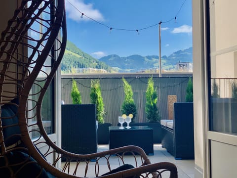 View (from property/room), Balcony/Terrace, Seating area, Mountain view