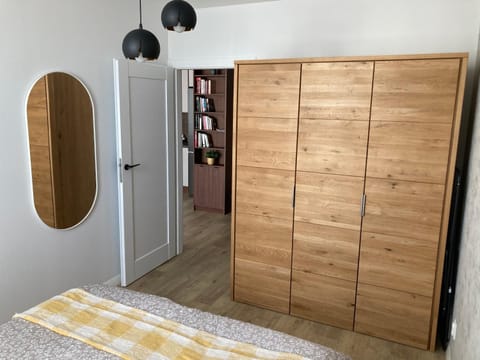 Bedroom, wardrobe