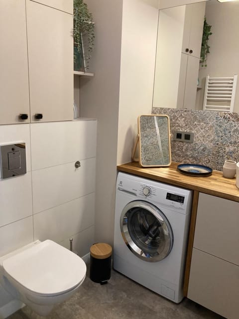 Bathroom, washing machine