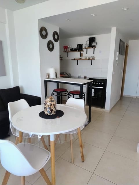 Dining area, Food