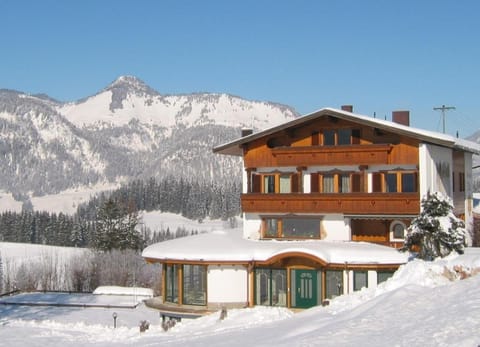 Facade/entrance, Winter