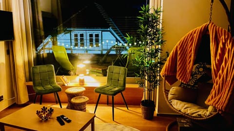 FeWoZauber - Domschloss, Zentrum, 6 Personen, Business, Dachterrasse, Familien Apartment in Schwerin