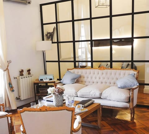 Living room, Seating area, Dining area, air conditioner