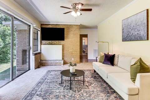 Family-Friendly Huntsville Home with Spacious Yard House in Huntsville