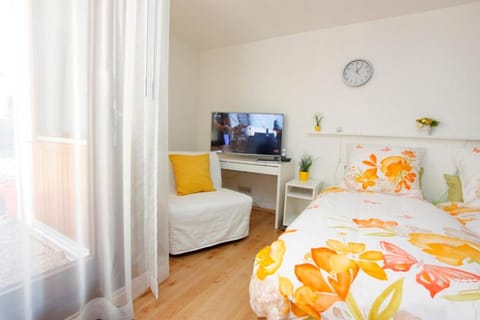 Living room, Bedroom