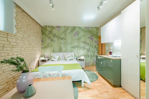 Kitchen or kitchenette, Photo of the whole room