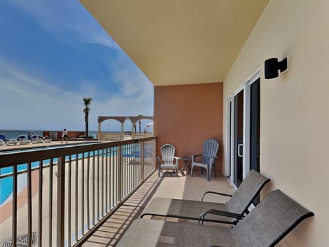 Balcony/Terrace, Pool view, Sea view, Swimming pool
