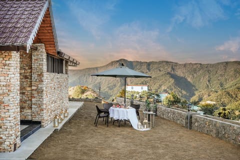Patio, Day, Natural landscape, View (from property/room), Seating area, Mountain view, sunbed