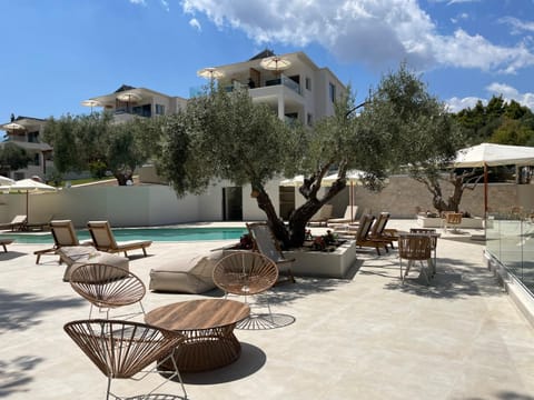 Property building, Swimming pool