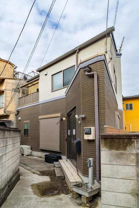 Property building, Day