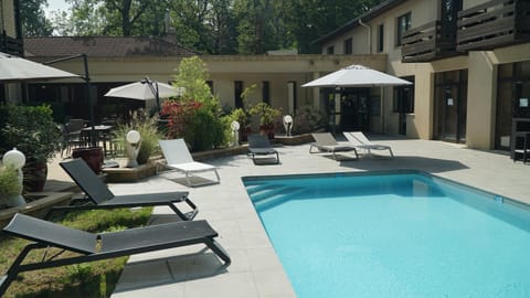 Swimming pool, Swimming pool