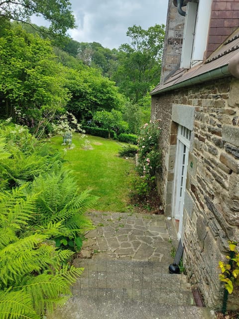 Facade/entrance, Garden, Garden