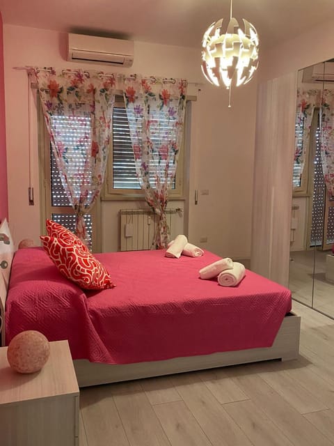 Bed, Photo of the whole room, Bedroom, towels, air conditioner