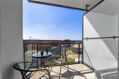 View (from property/room), Balcony/Terrace, Dining area