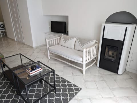 Communal lounge/ TV room, TV and multimedia, Living room