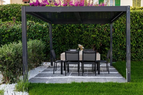 Patio, Garden, Dining area, Garden view