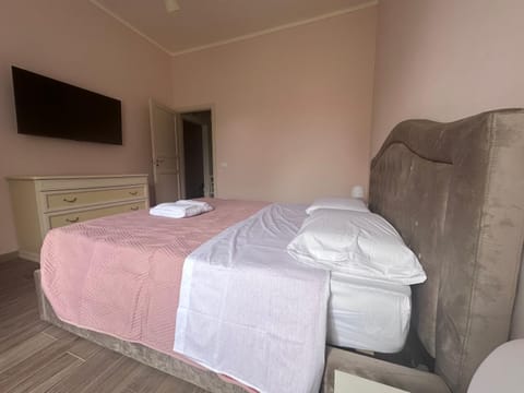 Bed, TV and multimedia