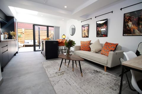 TV and multimedia, Living room, Seating area