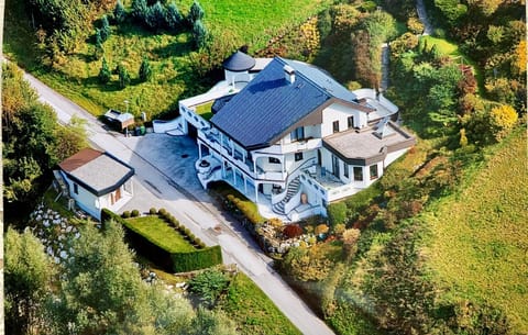 Property building, Day, Natural landscape, Garden, Garden view