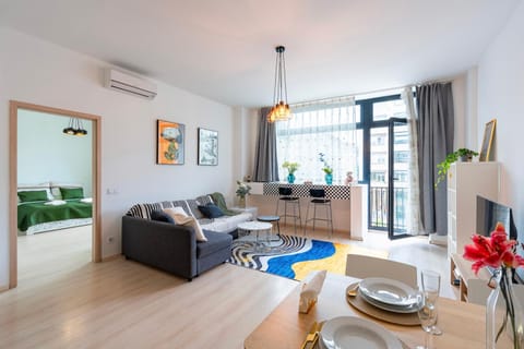 Billiard, Living room, Dining area, air conditioner