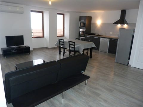 Kitchen or kitchenette, Seating area