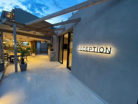 Lobby or reception, Text overlay