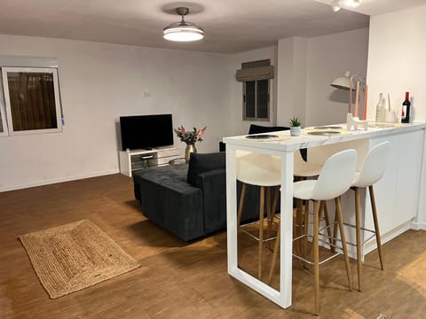 TV and multimedia, Lounge or bar, Evening entertainment