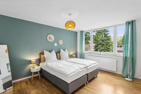 Bedroom, towels, towels, wardrobe