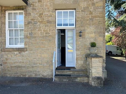 Mowbray Grange Apartment in Bedale Beck